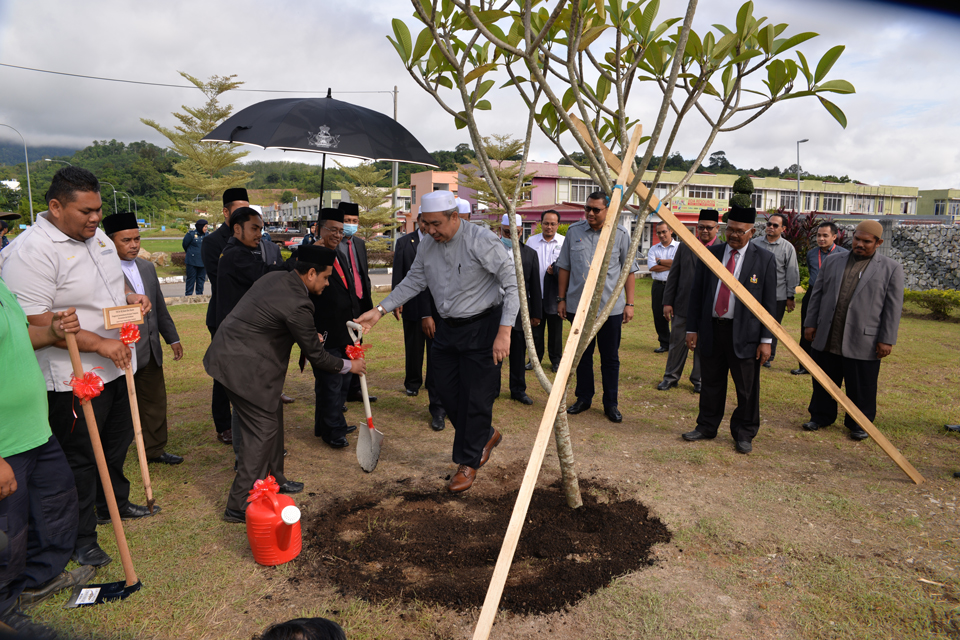 Lawatan Kerja Yb. Dr. Pengerusi Jawatankuasa Kerajaan ...