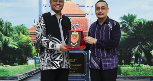 Kunjungan Hormat Yang Berbahagia Datuk Seri Ketua Setiausaha Kementerian Pelaburan, Perdagangan, Dan Industri (Miti) Ke Pejabat Setiausaha Kerajaan Negeri Kelantan 2023