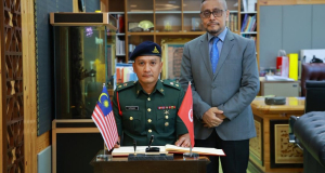 KUNJUNGAN HORMAT REJIMEN 506 ASKAR WATANIAH